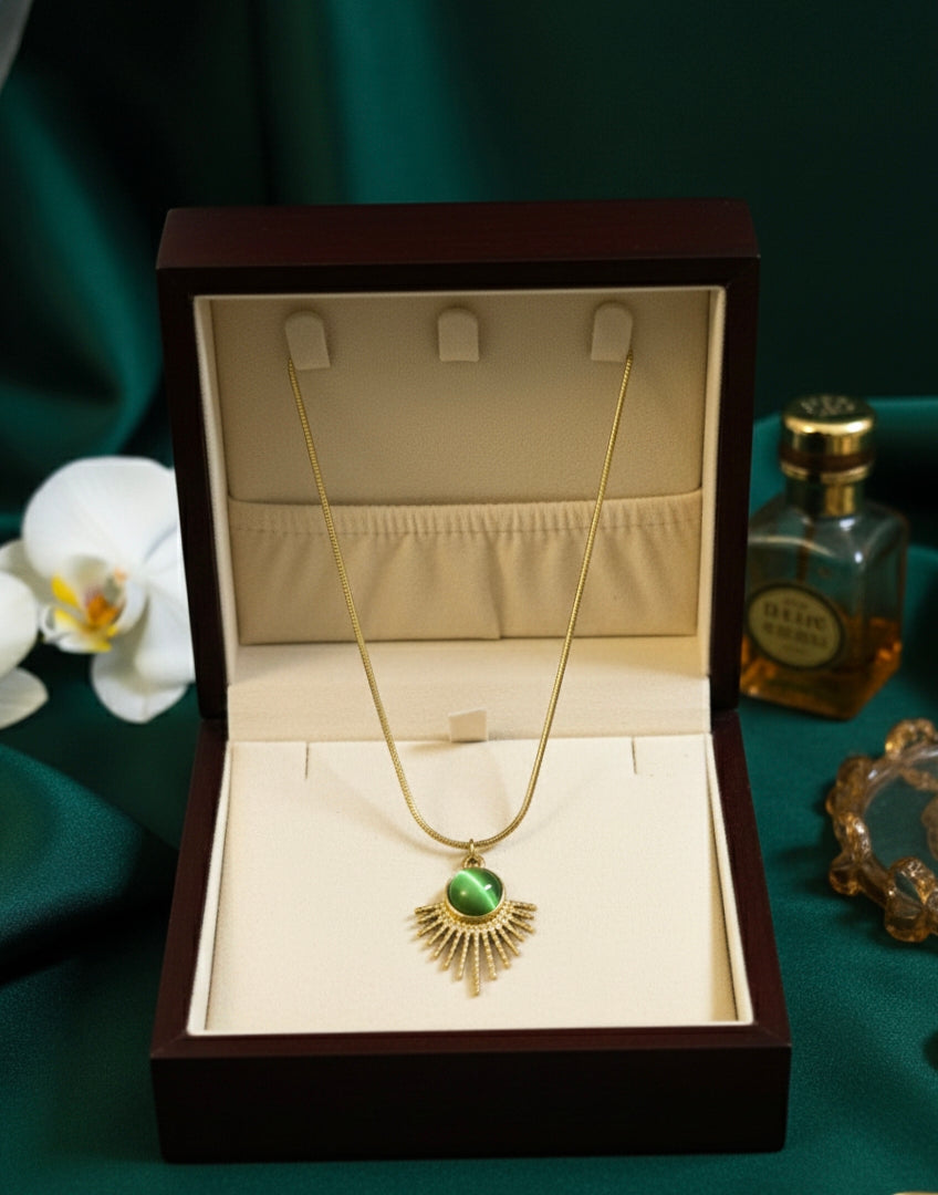 Verdant Majesty Pendant